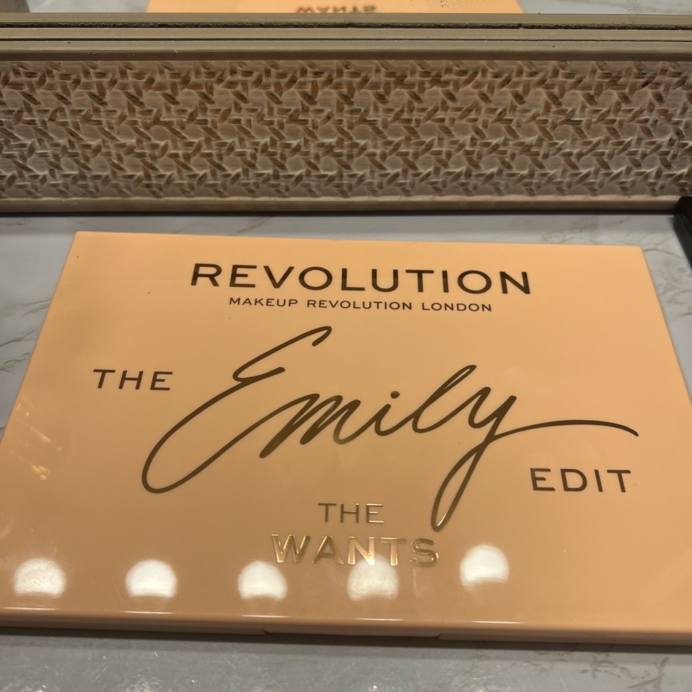 Revolution Emily Palette